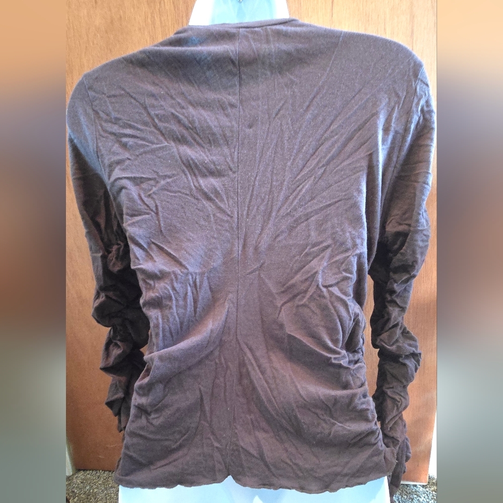 Moda International RARE Textured Ruched Chocolate Top SzM - Picture 6 of 8